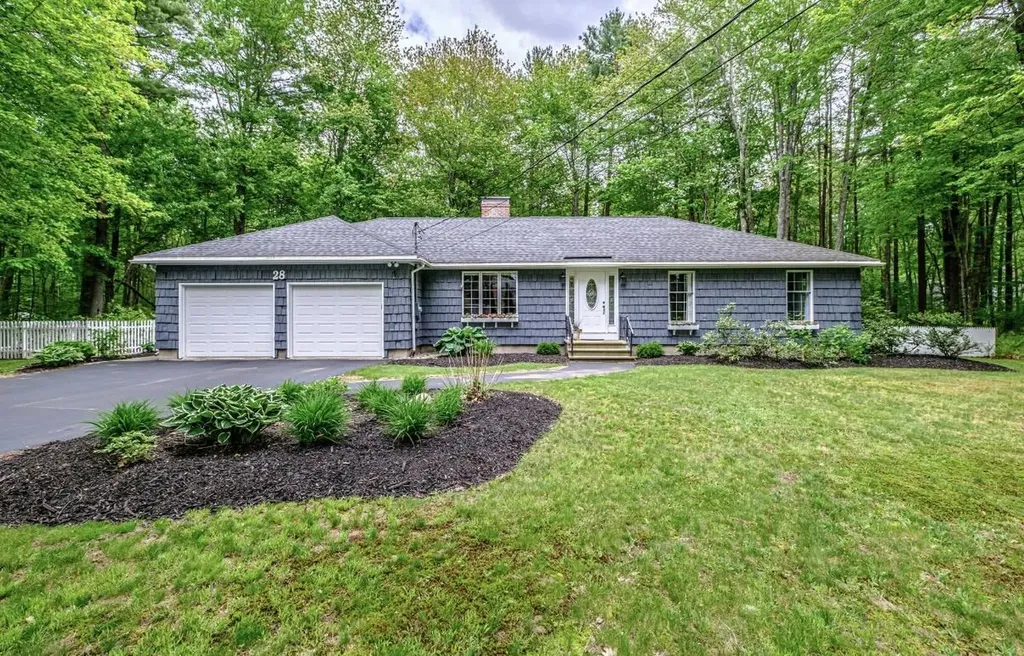 28 Woodhaven Drive Kennebunk ME 04043