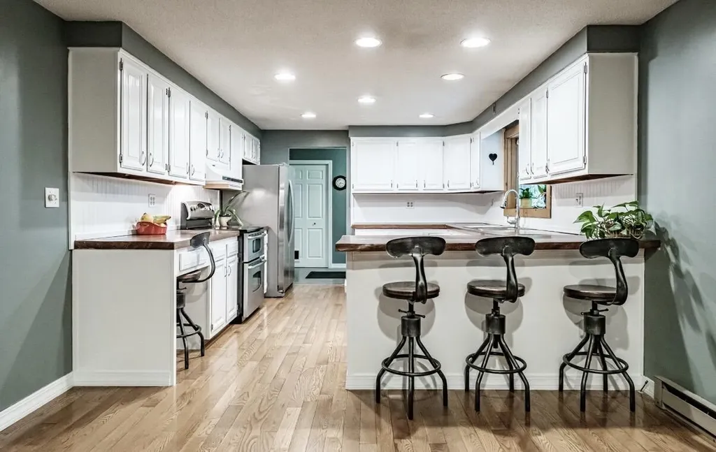 28 Woodhaven Drive Kennebunk ME 04043