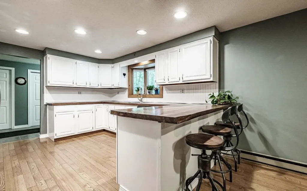 28 Woodhaven Drive Kennebunk ME 04043