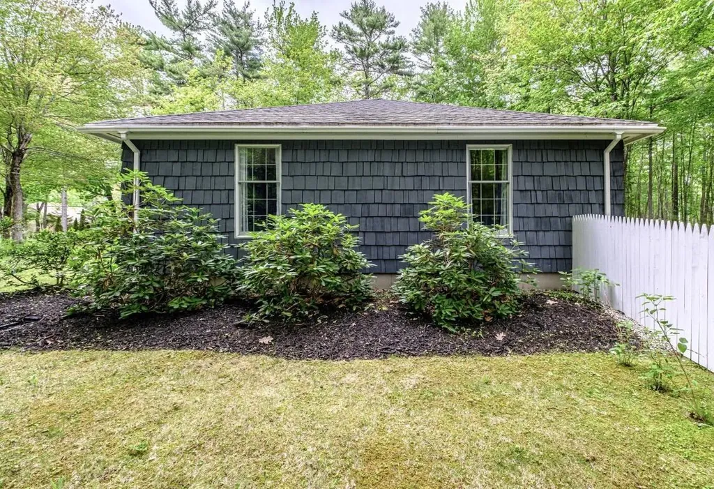 28 Woodhaven Drive Kennebunk ME 04043