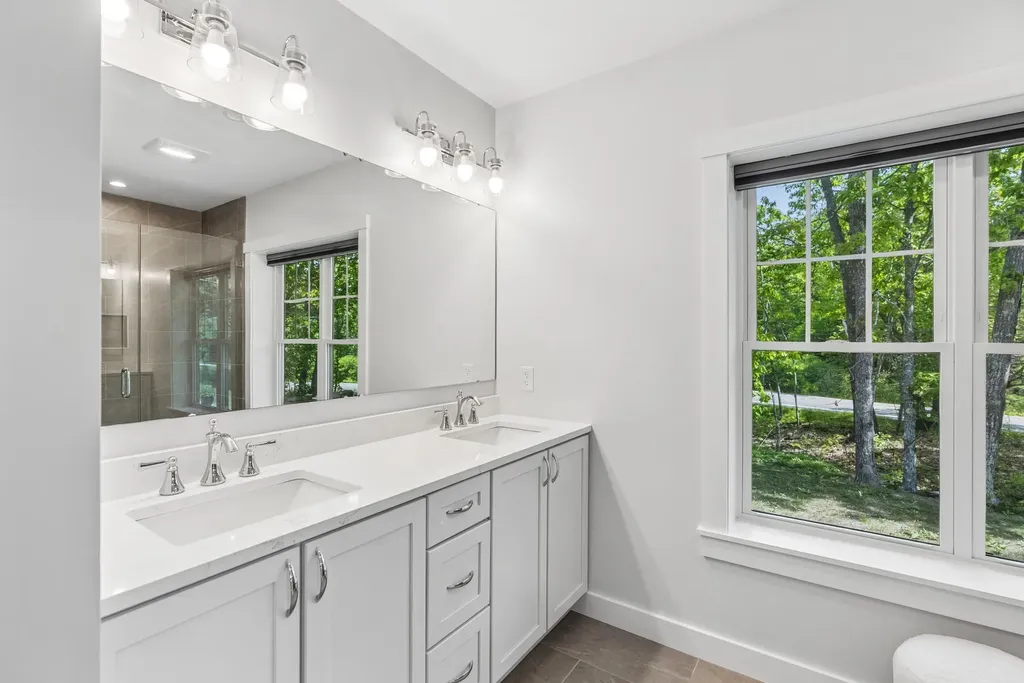 74 New Biddeford Road Kennebunkport ME 04046
