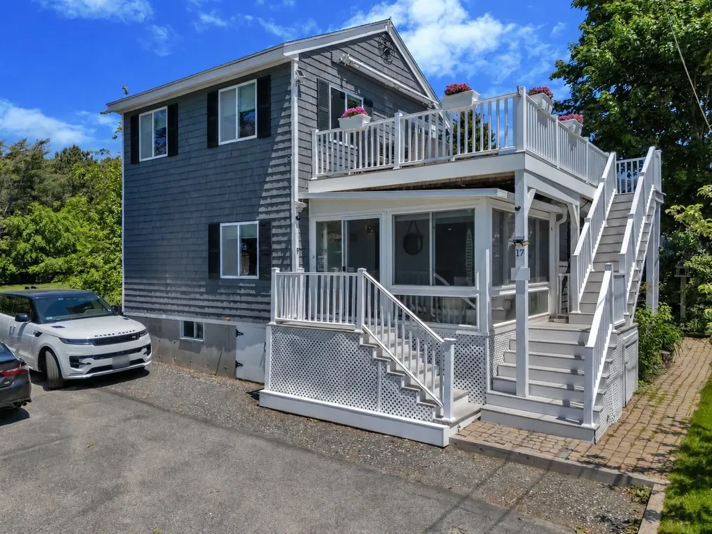17 Clifford Lane Wells ME 04090