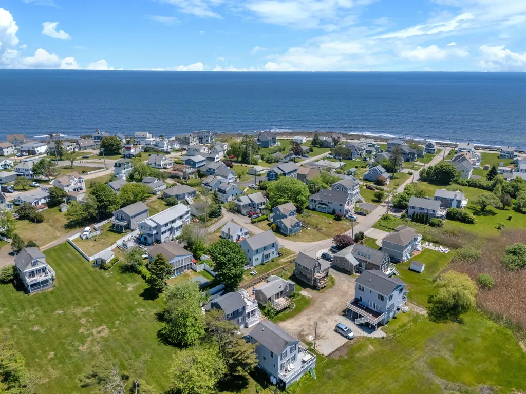 17 Clifford Lane Wells ME 04090