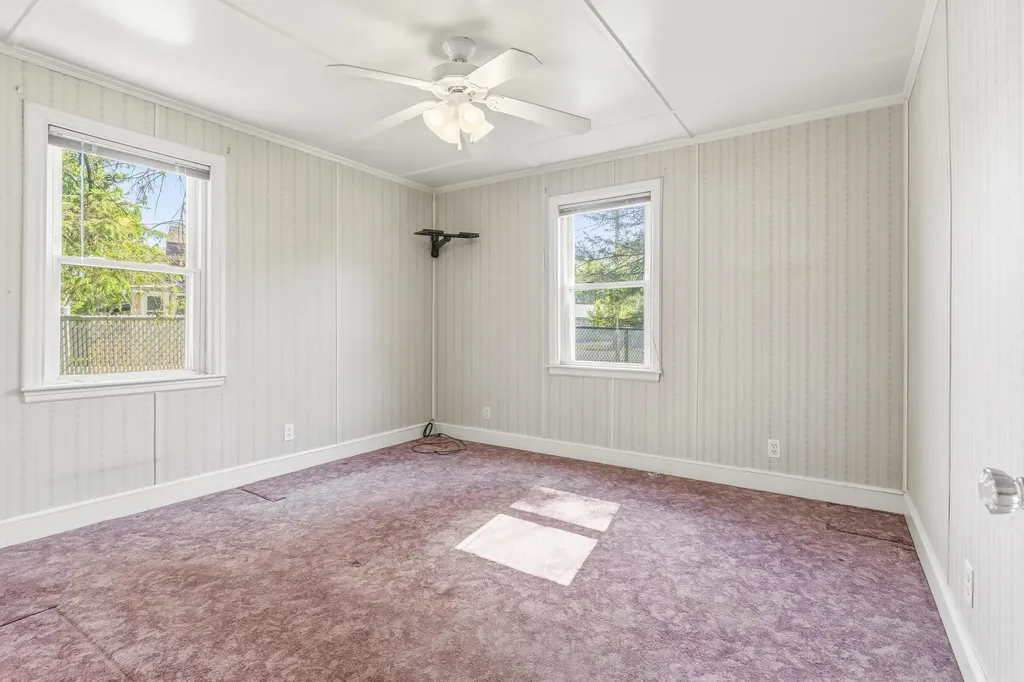 27 Edgemont Avenue Waterville ME 04901