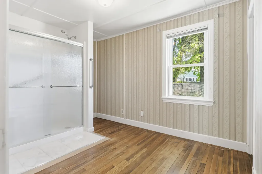 27 Edgemont Avenue Waterville ME 04901