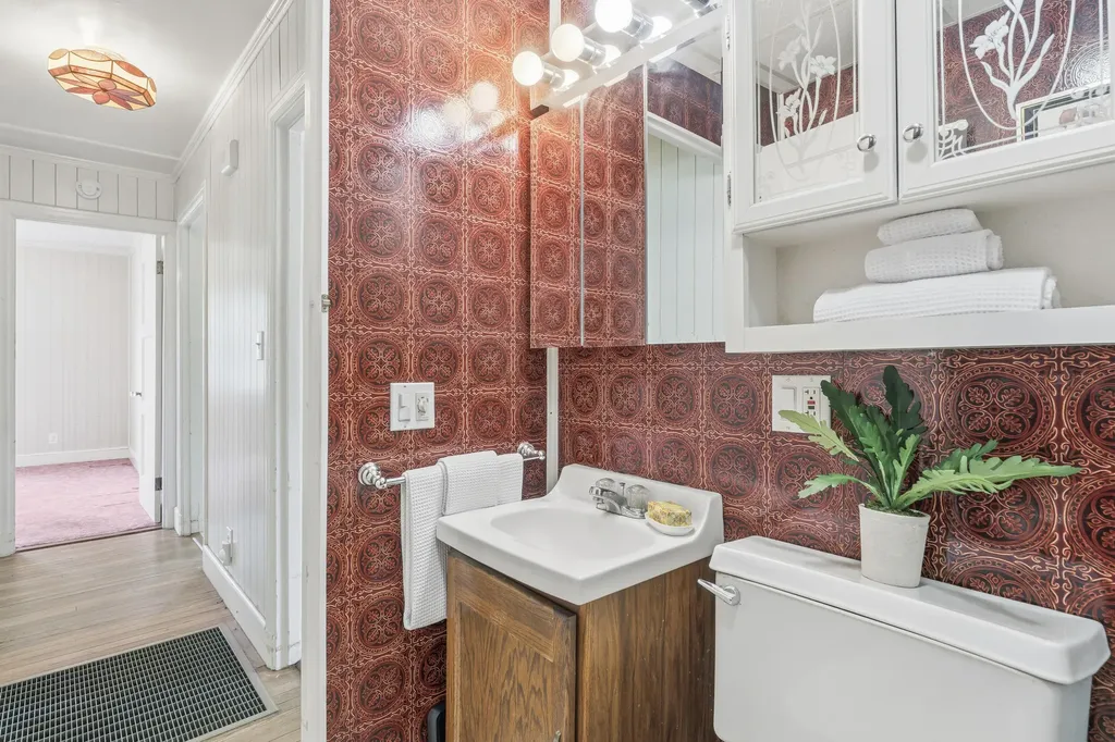 27 Edgemont Avenue Waterville ME 04901