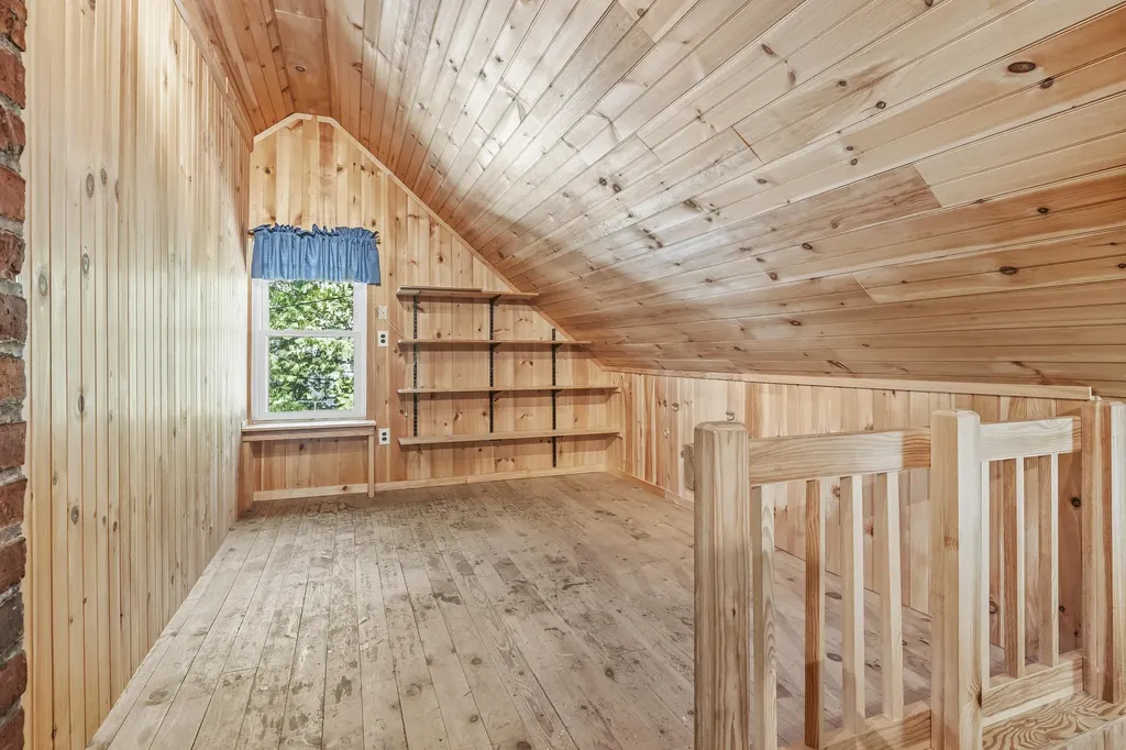 27 Edgemont Avenue Waterville ME 04901