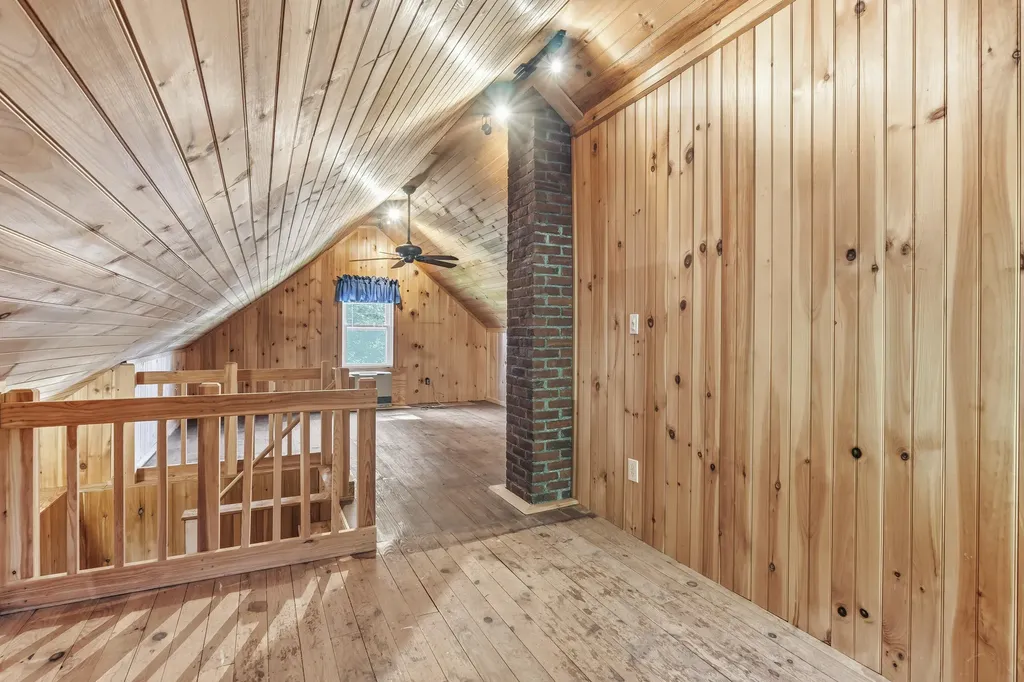 27 Edgemont Avenue Waterville ME 04901