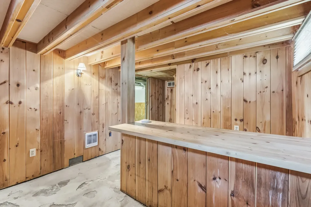 27 Edgemont Avenue Waterville ME 04901