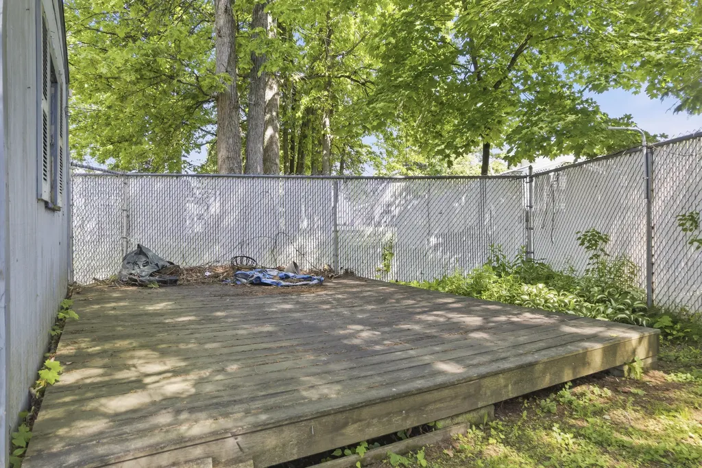 27 Edgemont Avenue Waterville ME 04901