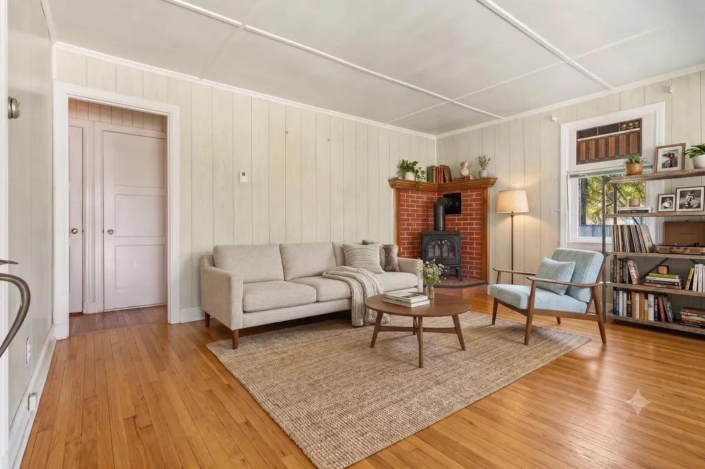 27 Edgemont Avenue Waterville ME 04901
