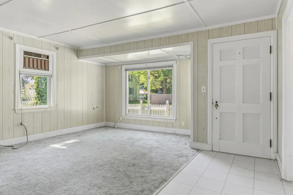 27 Edgemont Avenue Waterville ME 04901
