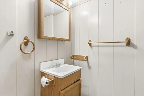 27 Edgemont Avenue Waterville ME 04901