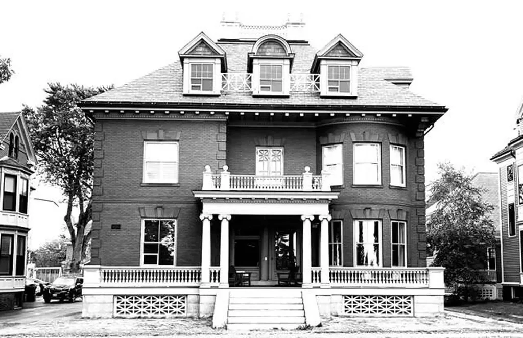 261 Western Promenade Portland ME 04102