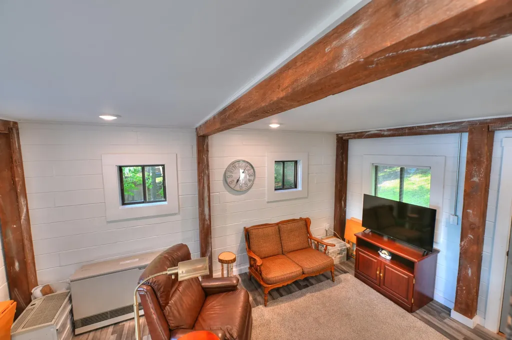 122 Hoover Lane Lincoln ME 04457