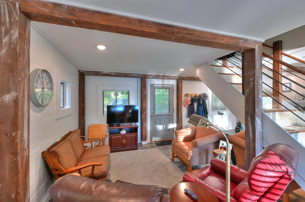 122 Hoover Lane Lincoln ME 04457