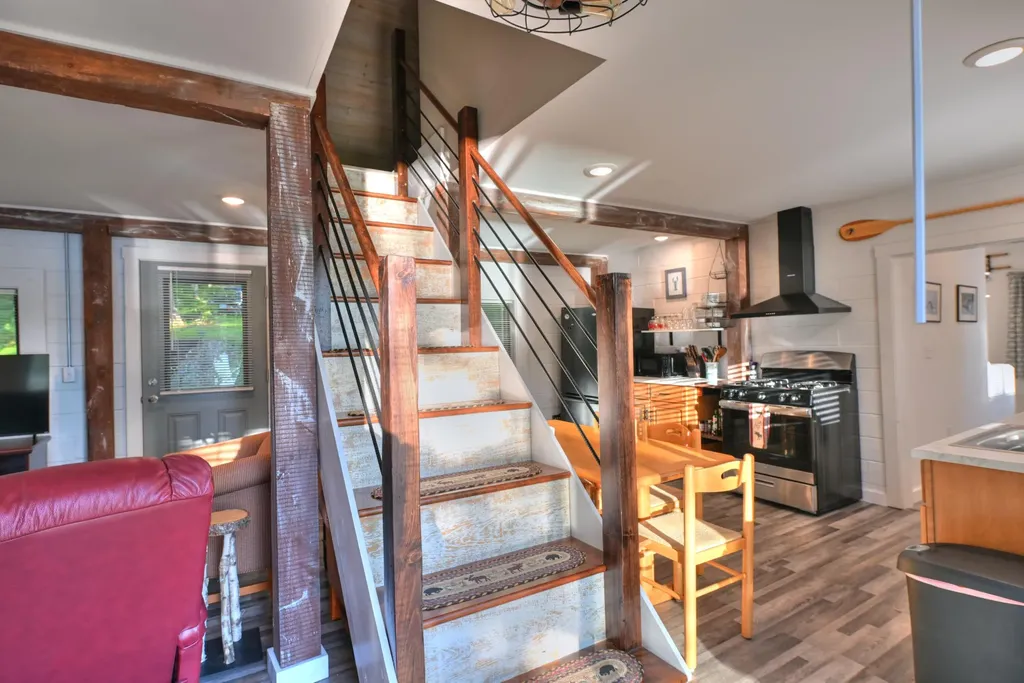122 Hoover Lane Lincoln ME 04457