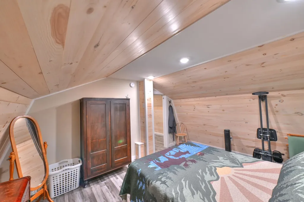 122 Hoover Lane Lincoln ME 04457