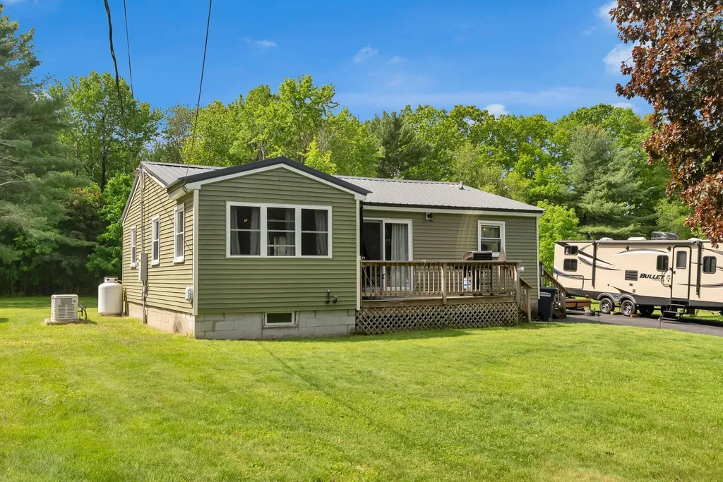 29 Eaton Drive Buxton ME 04093