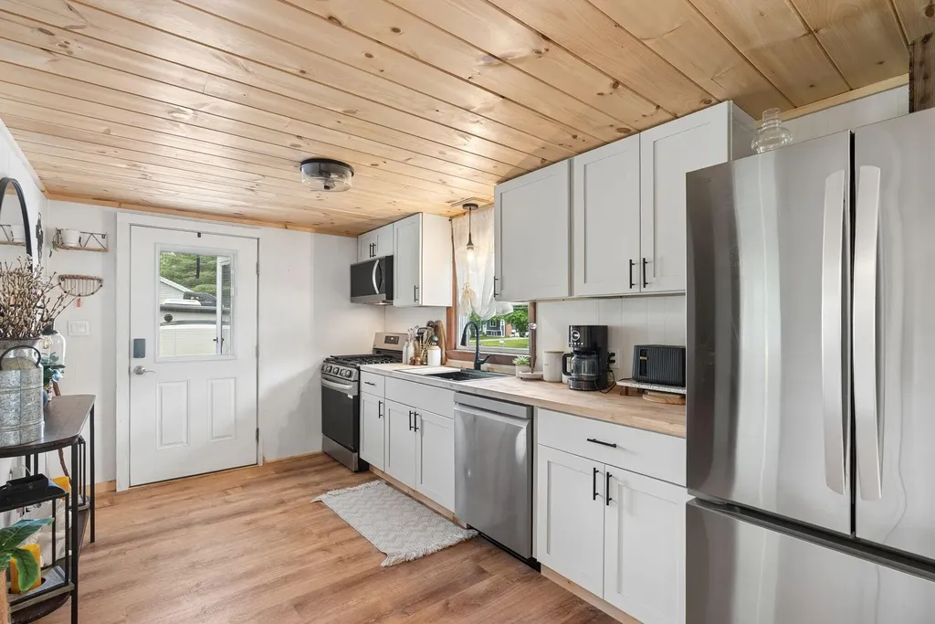 29 Eaton Drive Buxton ME 04093