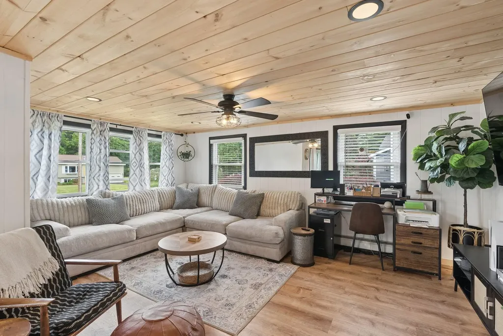 29 Eaton Drive Buxton ME 04093