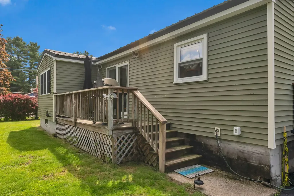 29 Eaton Drive Buxton ME 04093