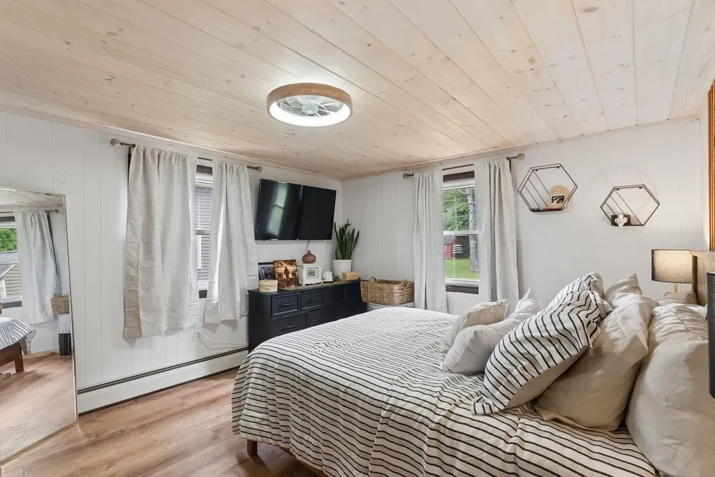 29 Eaton Drive Buxton ME 04093