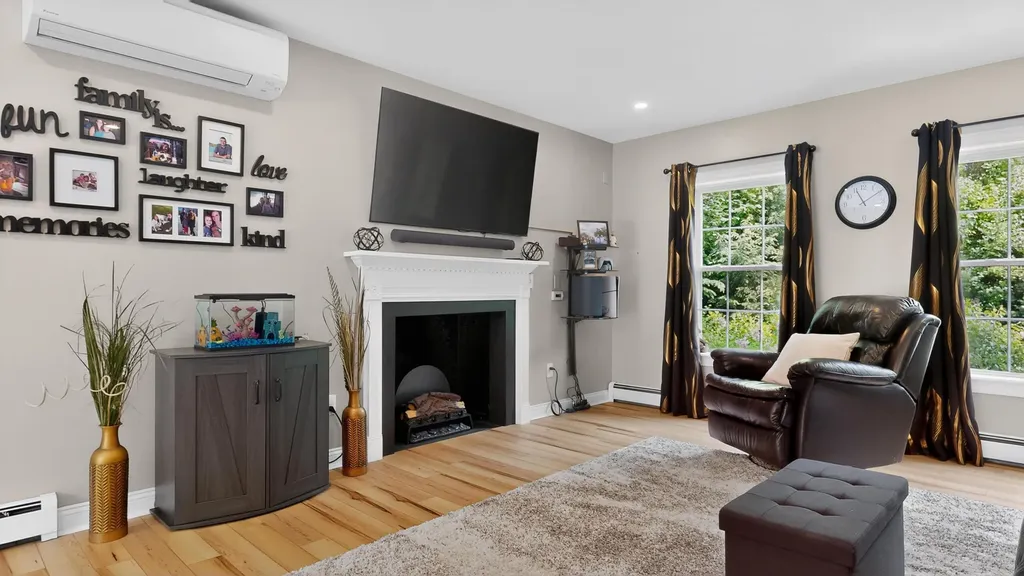 4 Chase Street Standish ME 04084