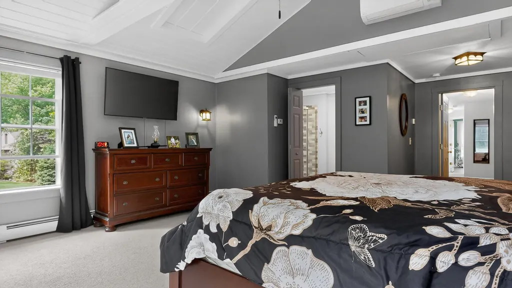 4 Chase Street Standish ME 04084