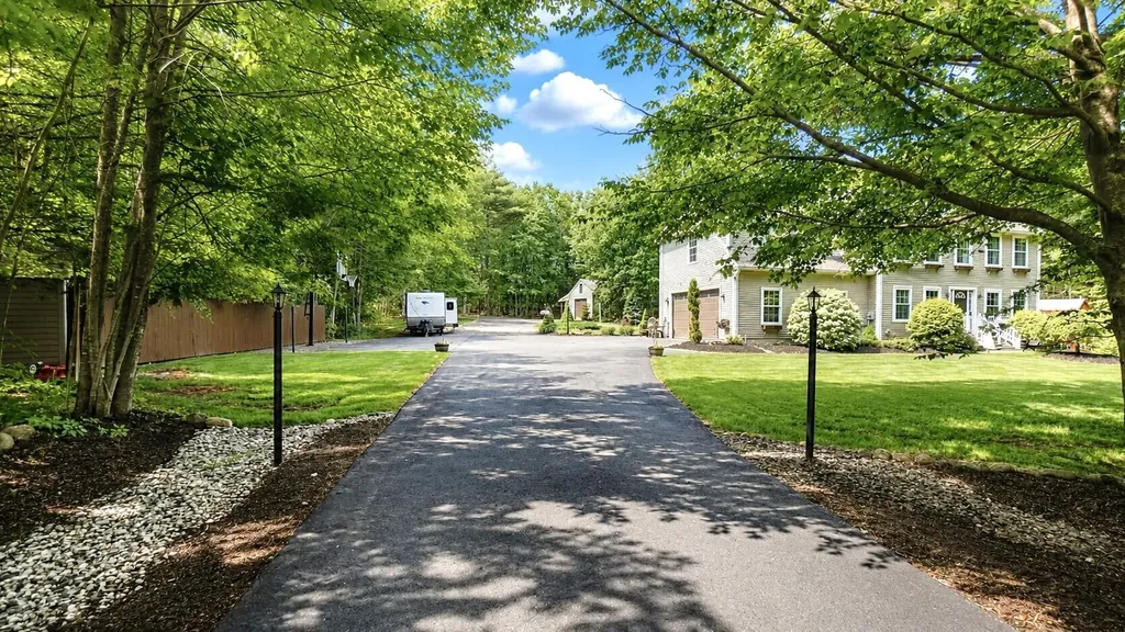 4 Chase Street Standish ME 04084