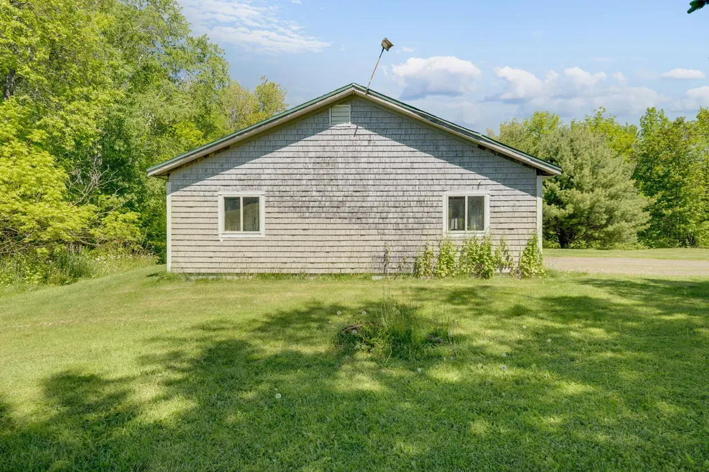 46 Lang Hill Road Palmyra ME 04965