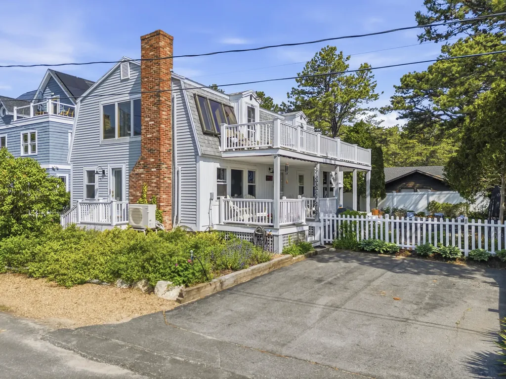 10 Lighthouse Lane Saco ME 04072