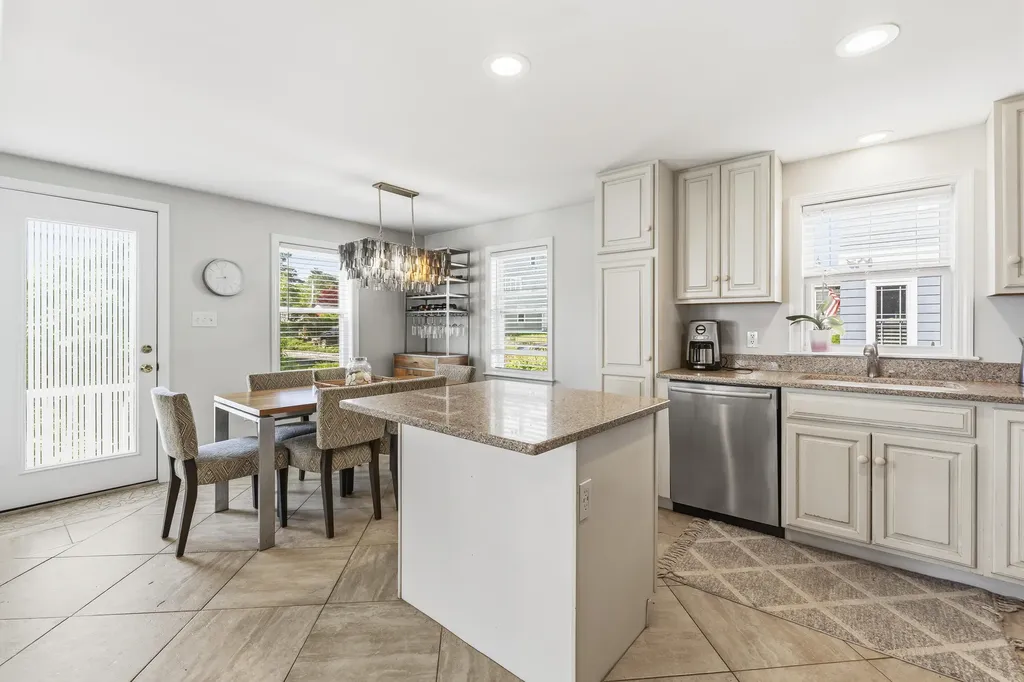 10 Lighthouse Lane Saco ME 04072