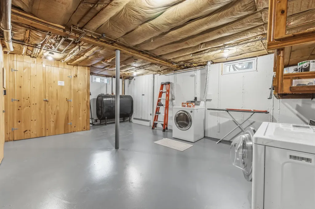 10 Lighthouse Lane Saco ME 04072