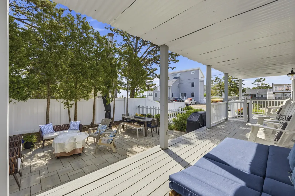 10 Lighthouse Lane Saco ME 04072