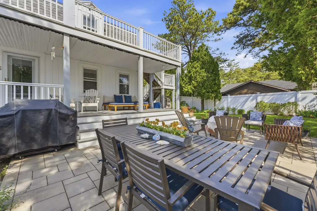 10 Lighthouse Lane Saco ME 04072