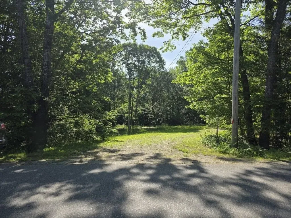 127 Hanscom Road Benton ME 04901