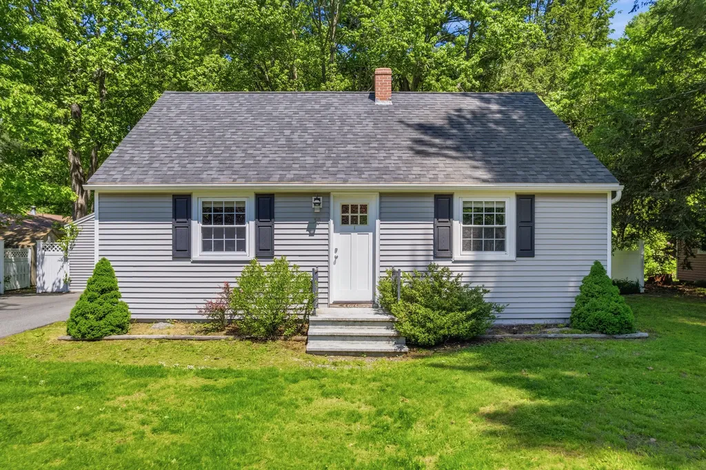 Brunswick ME, 50 Hennessey Avenue