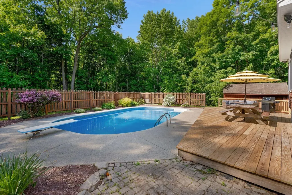 121 Six Rod Road Fairfield ME 04937