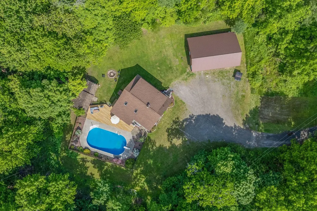 121 Six Rod Road Fairfield ME 04937