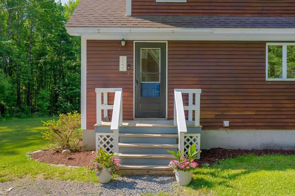 121 Six Rod Road Fairfield ME 04937