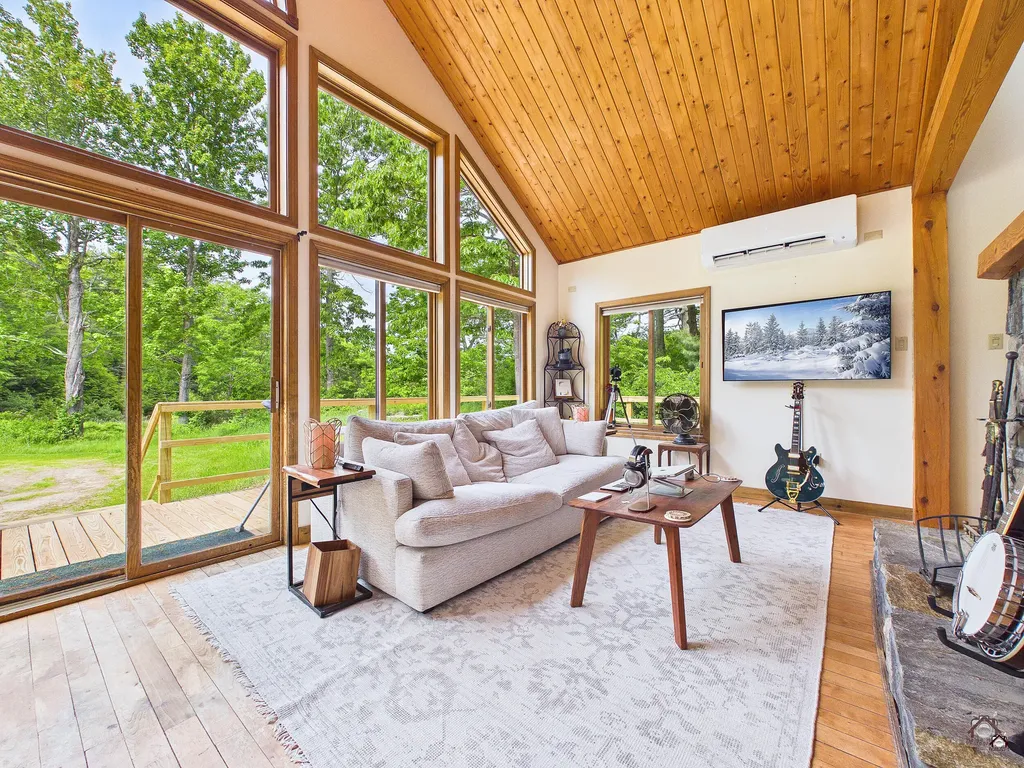 69 Coolidge Road Wayne ME 04284