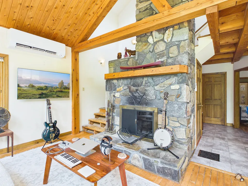69 Coolidge Road Wayne ME 04284