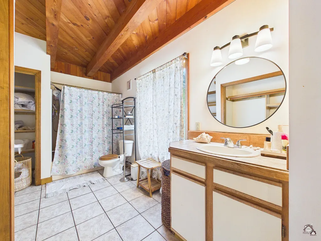 69 Coolidge Road Wayne ME 04284