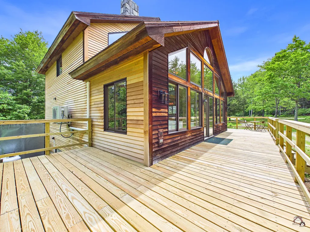 69 Coolidge Road Wayne ME 04284