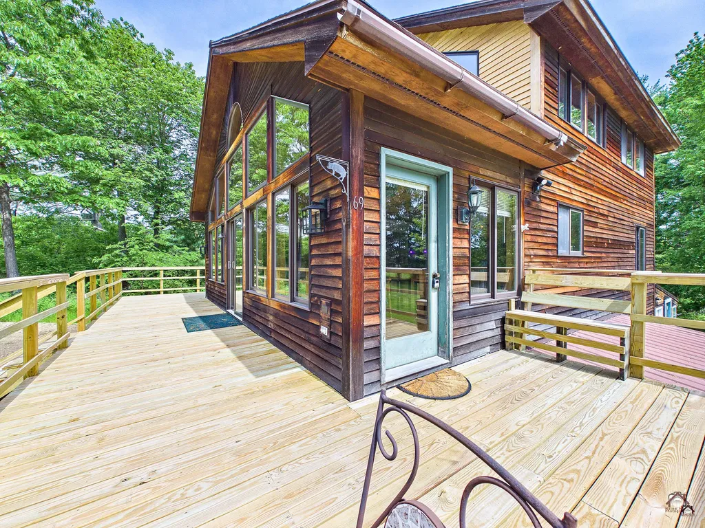 69 Coolidge Road Wayne ME 04284