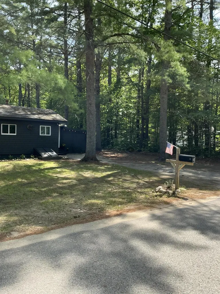 16 Morse Avenue Oxford ME 04270