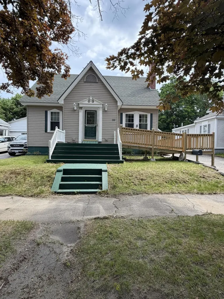 29 Somerset Street Millinocket ME 04462