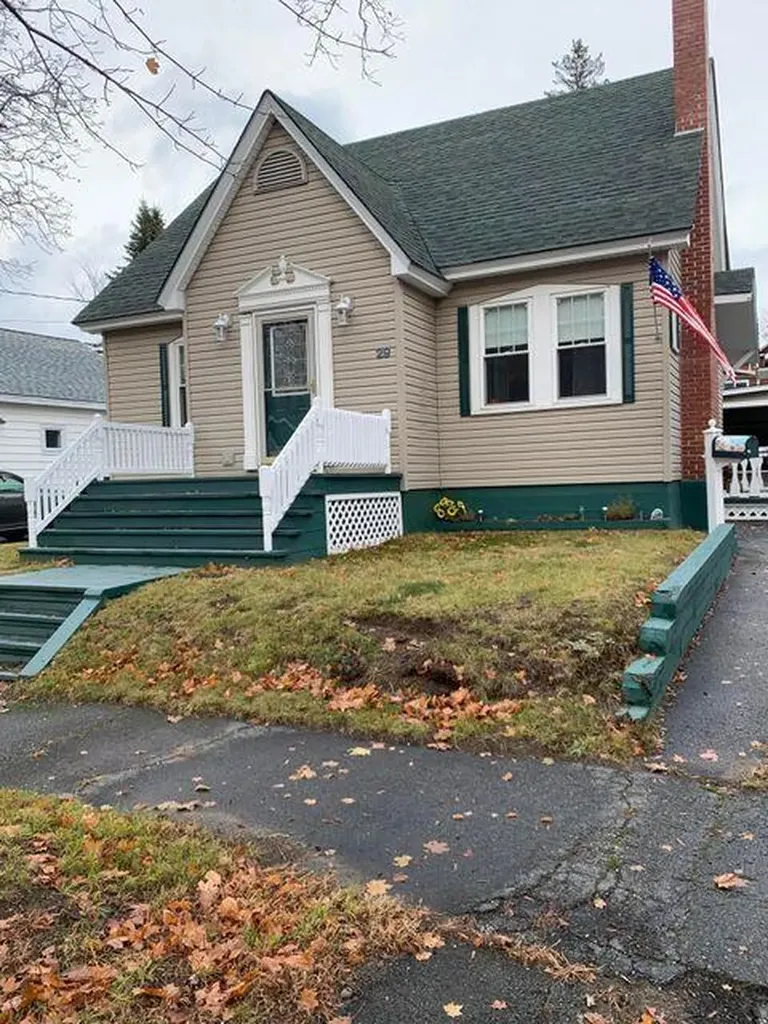 29 Somerset Street Millinocket ME 04462