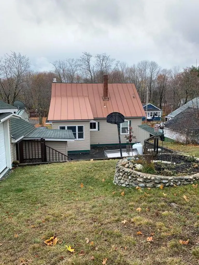 29 Somerset Street Millinocket ME 04462